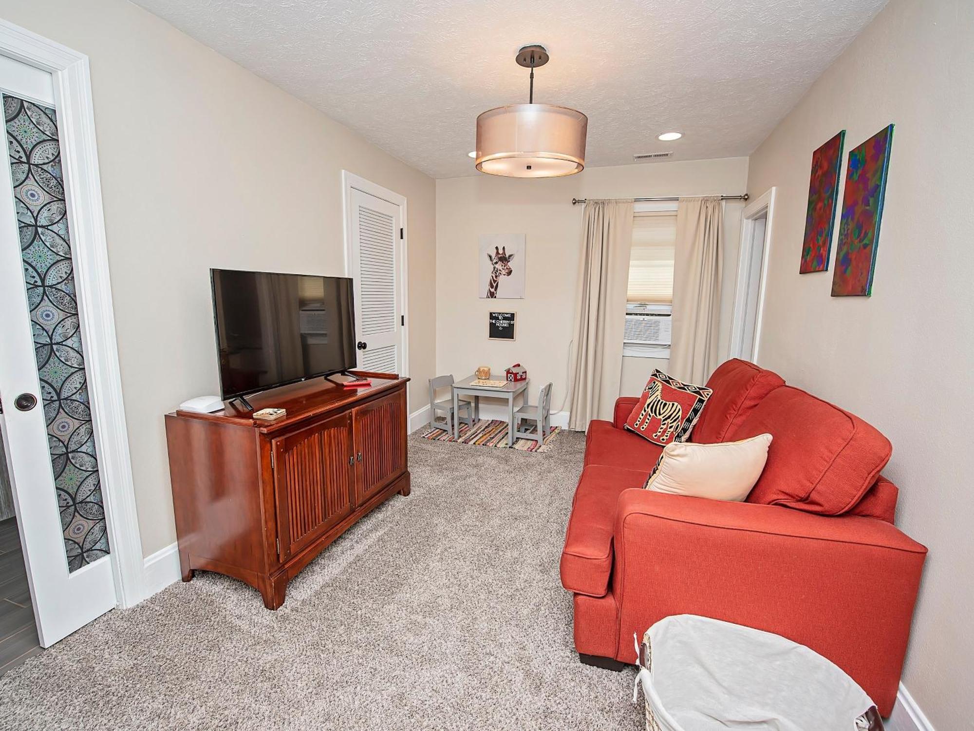 The Cherry St House Near Missouri State University スプリングフィールド エクステリア 写真
