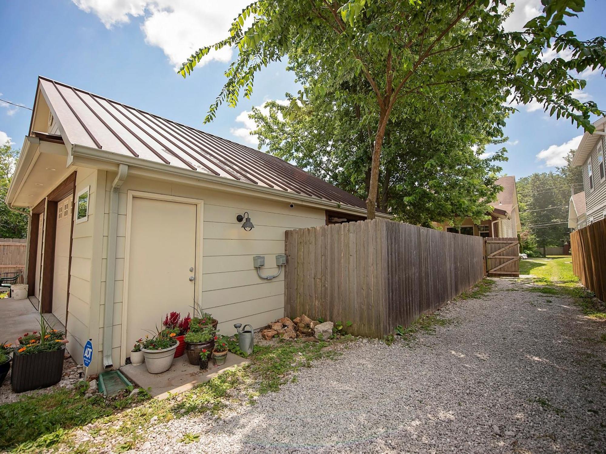 The Cherry St House Near Missouri State University スプリングフィールド エクステリア 写真